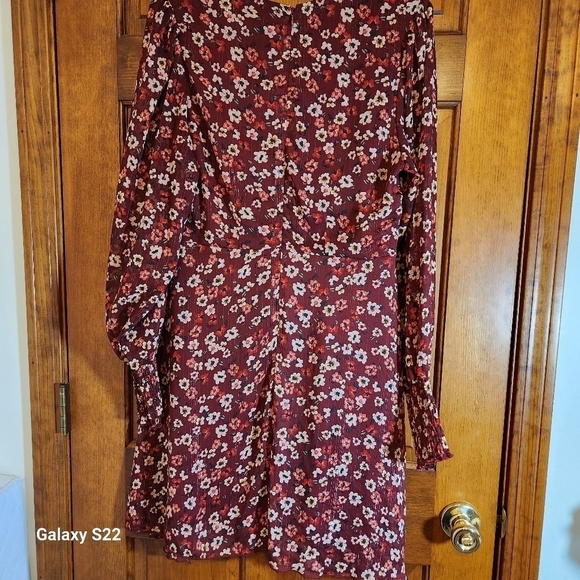 BCBGeneration Deep V neck Skater dress women's size L - Picture 6 of 11